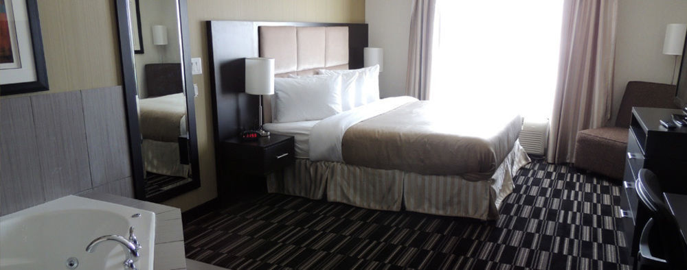 Western Star Inn & Suites Stoughton מראה חיצוני תמונה